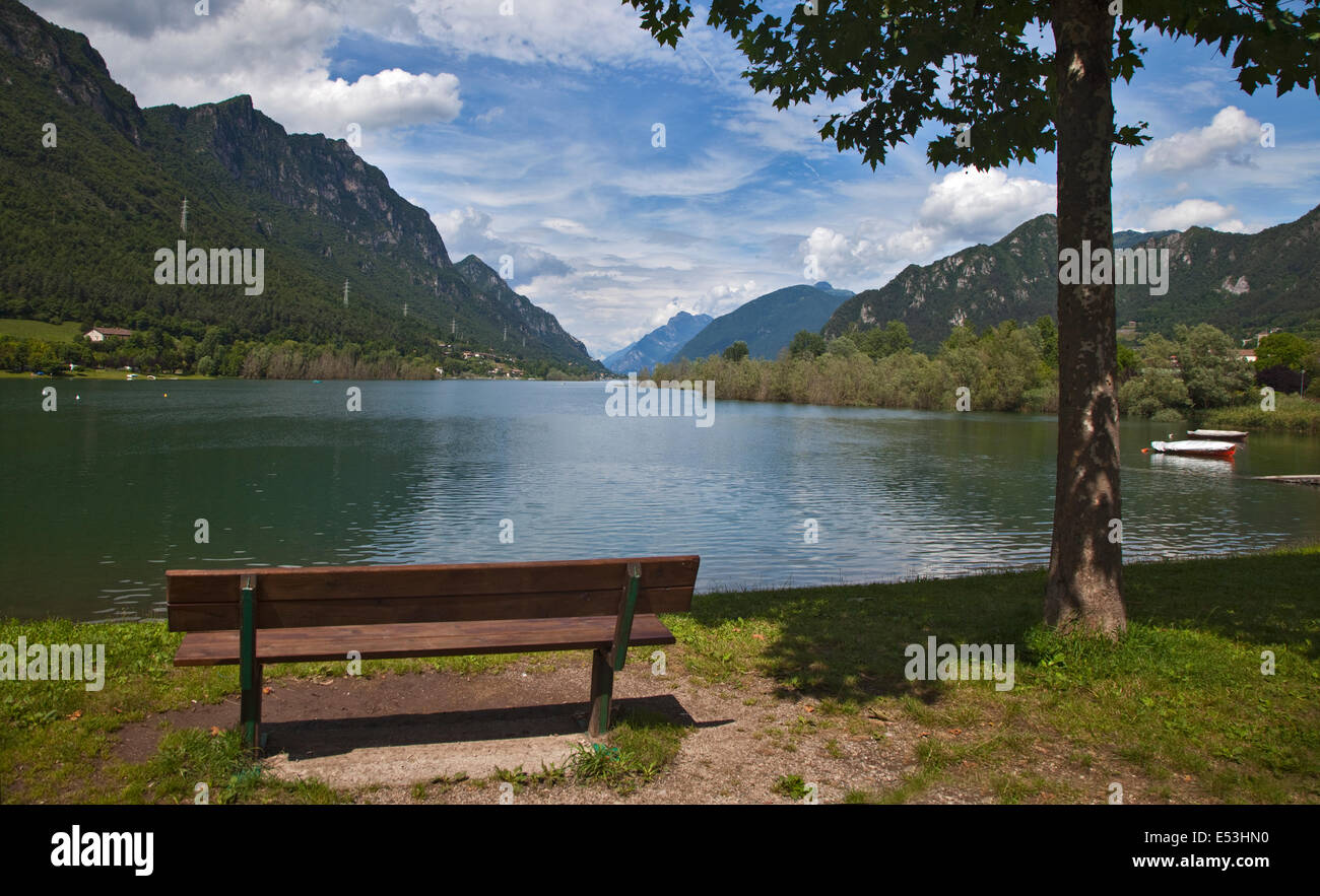 Il lago d'Idro, Alpi italiane settentrionali Foto Stock