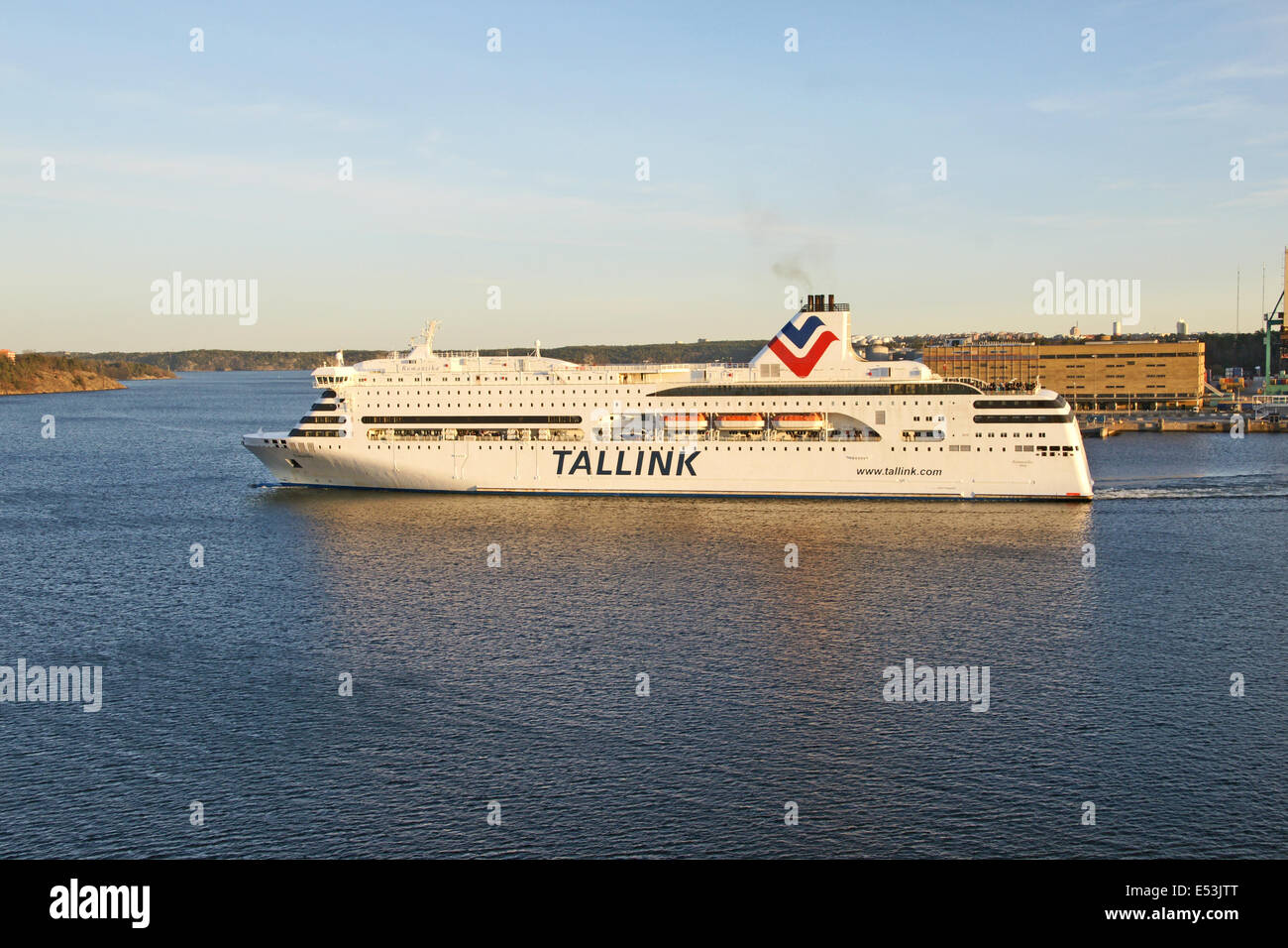 Tallink ferry Romantika lasciando Vartahamnen a Stoccolma in Svezia per Mariehamn & Tallinn Foto Stock