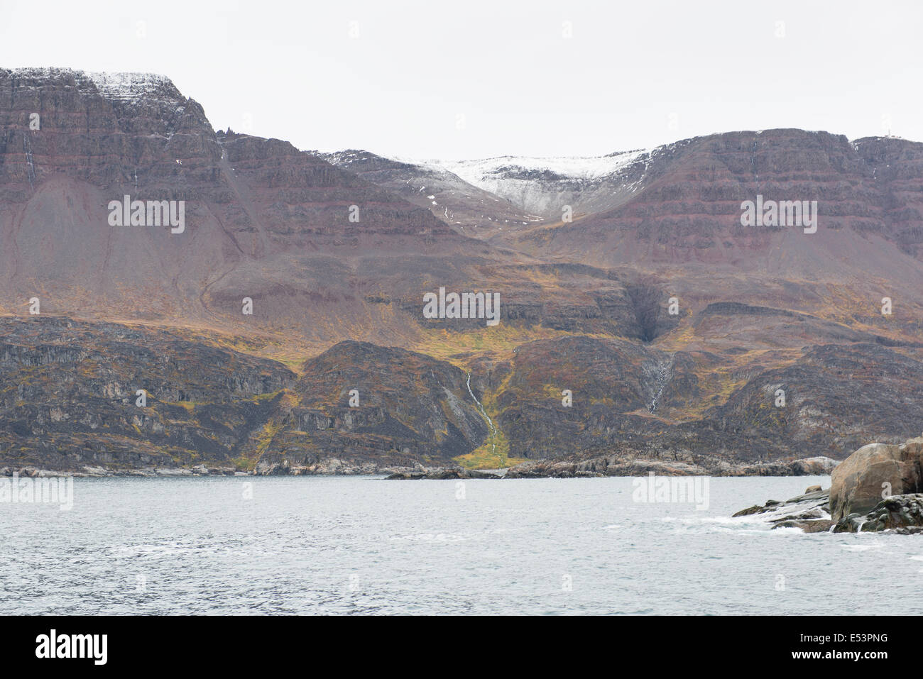 Vista su un paesaggio artico su disko isola in Groenlandia Foto Stock