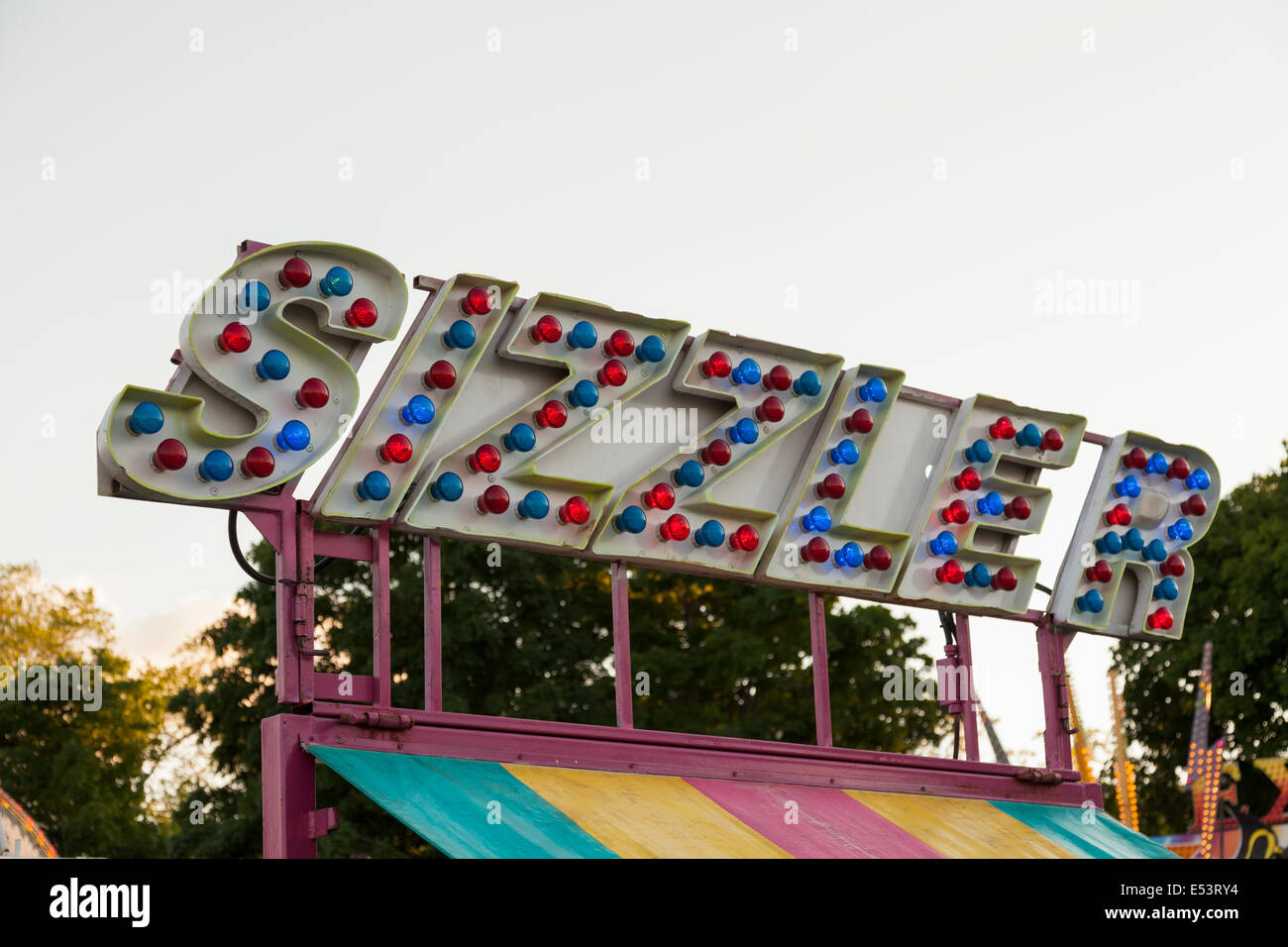 Segnaletica per una corsa chiamata 'Sizzler" presso il "Sound of Music Festival' a Spencer Smith Park in Burlington, Ontario, Canada. Foto Stock