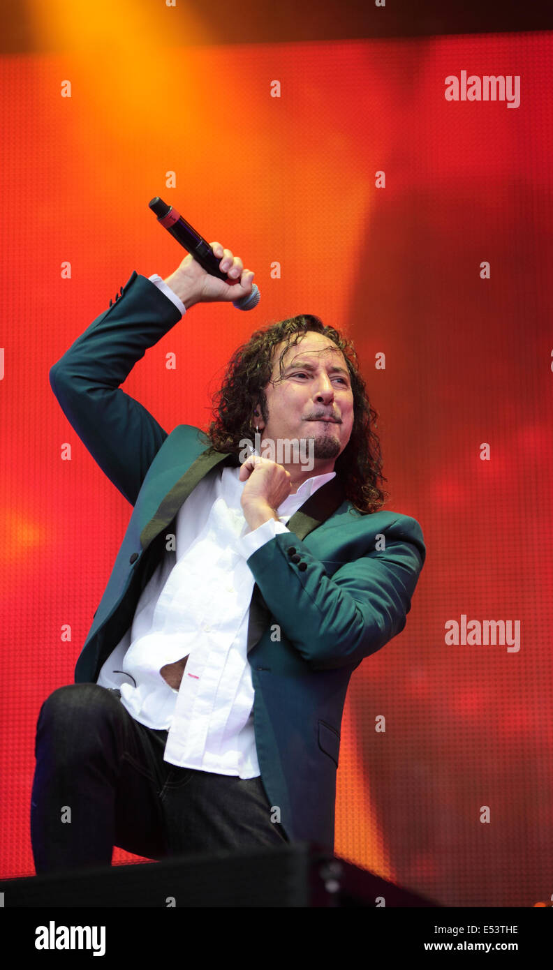 Perth, Scotland, Regno Unito. 19 Luglio, 2014. Steve Augeri, dal rock band viaggio gioca a riavvolgere la Scozia Festival presso Scone Palace, Perth, Scozia. Credito: Derek Allan/Alamy Live News Foto Stock