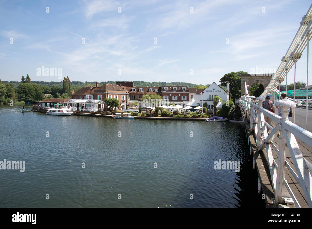 Il Compleat Angler Hotel visto dal Ponte di Marlow Buckinghamshire REGNO UNITO Foto Stock