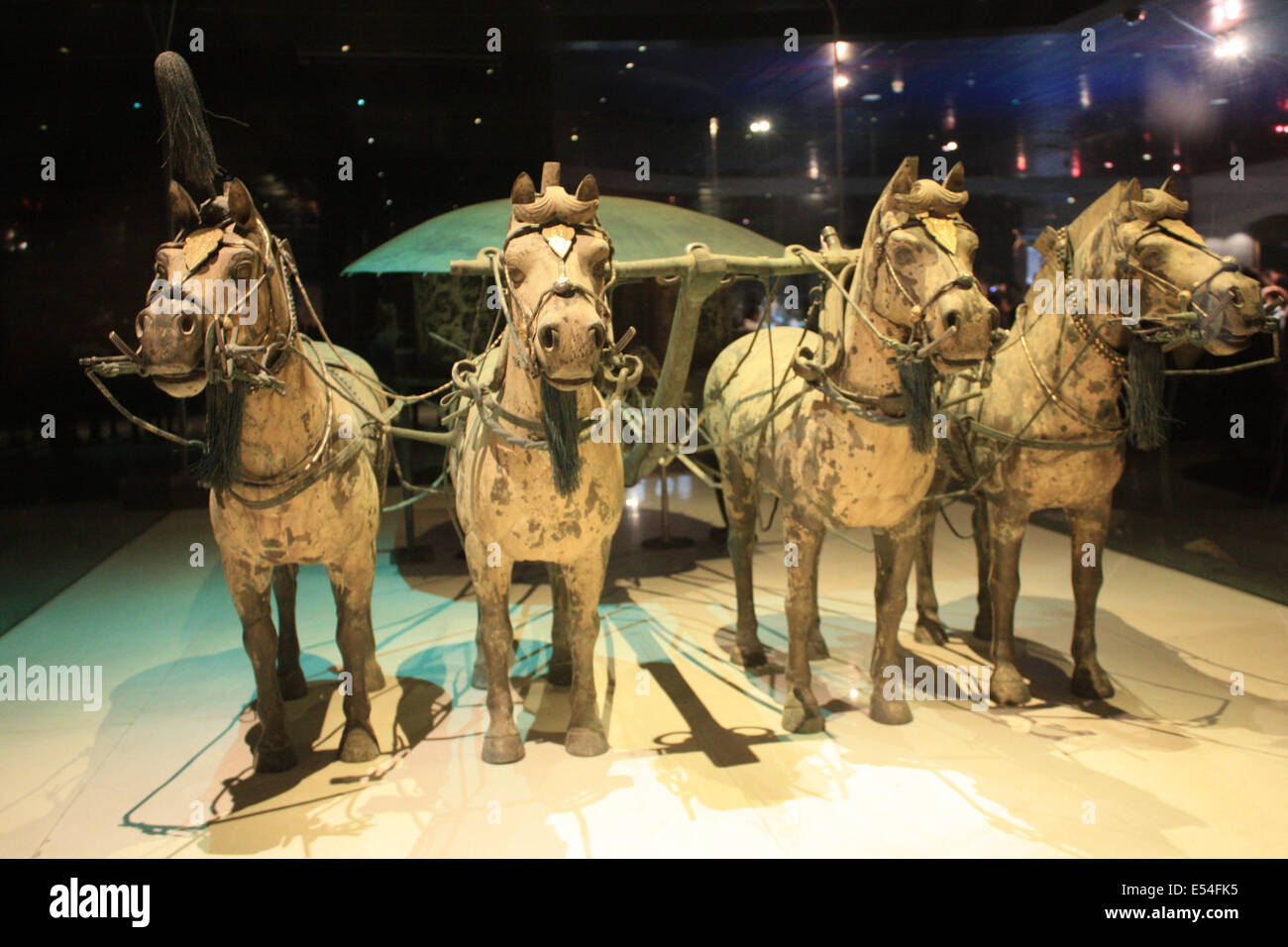 Cavalli di bronzo carro di tiro (Statua) Foto Stock