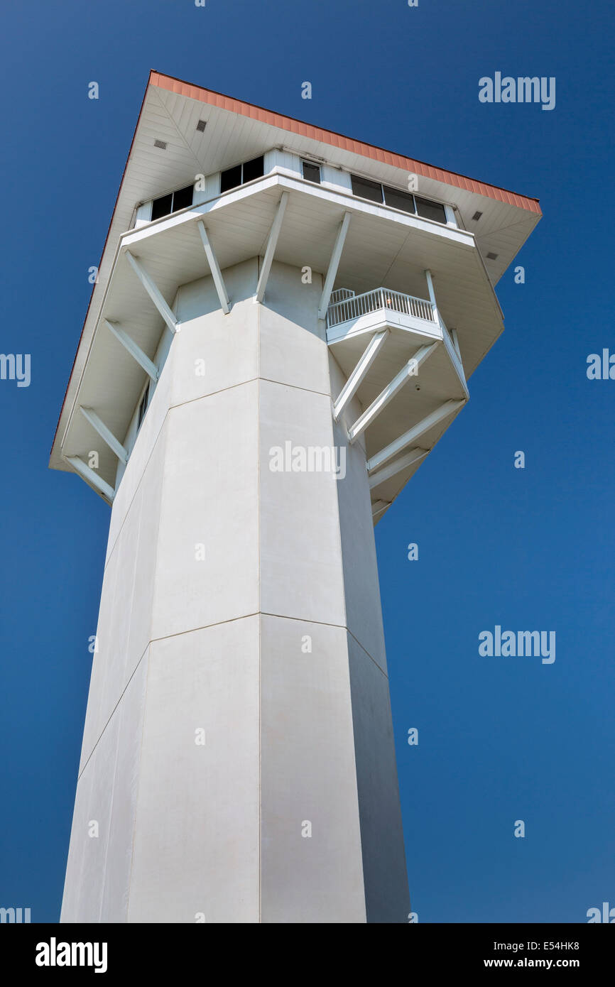 NORTH PLATTE, Nebraska, luglio 14, 2014: Golden Spike torre di osservazione con vista su Union Pacific's Bailey cantiere ferroviario, di tutto il mondo Foto Stock