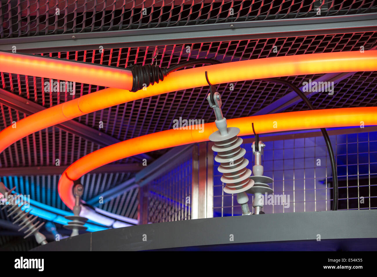 Una sostenibilità mostra presso il palazzo di cristallo che è il primo edificio nel mondo che ha ottenuto un eccezionale BREEAM (BRE Valutazione Ambientale) metodo di classificazione e un LEED (Leadership in Energy and Environmental Design) rating di platino. Londra, Regno Unito. Foto Stock