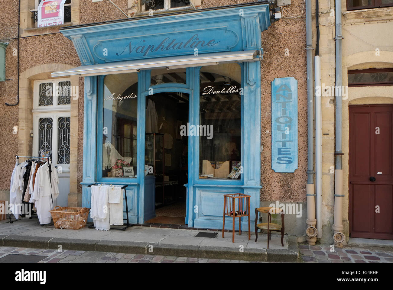Negozio di antiquariato, Bayeux, Normandia, Francia Foto Stock