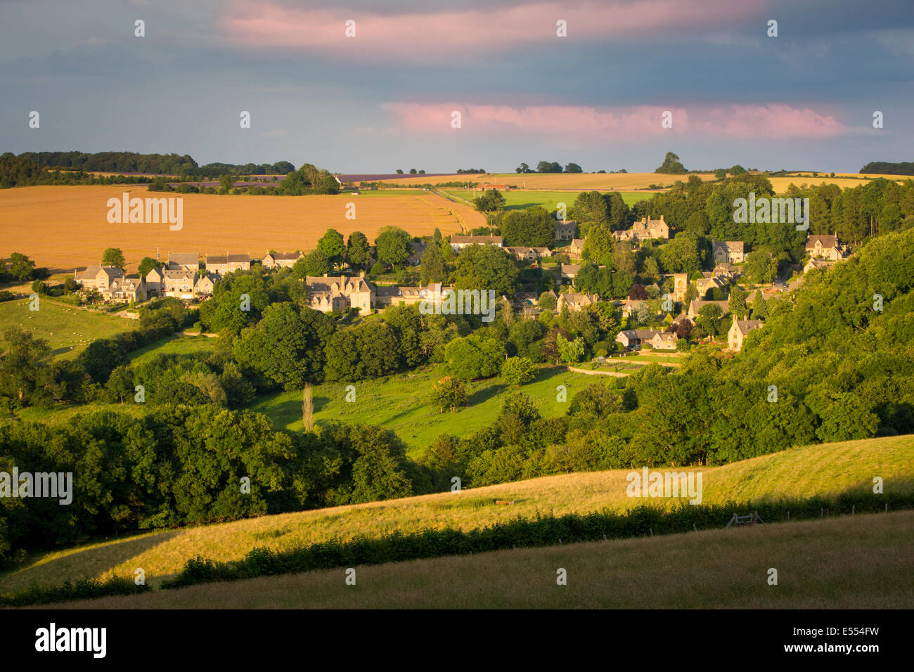 Vista serale oltre Snowshill, il Costwolds, Gloucestershire, Inghilterra Foto Stock