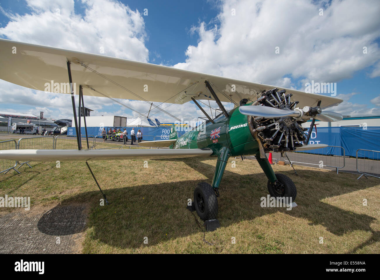 Modello Boeing-Stearman 75 biplano, Farnborough Airshow internazionale 2014 Foto Stock