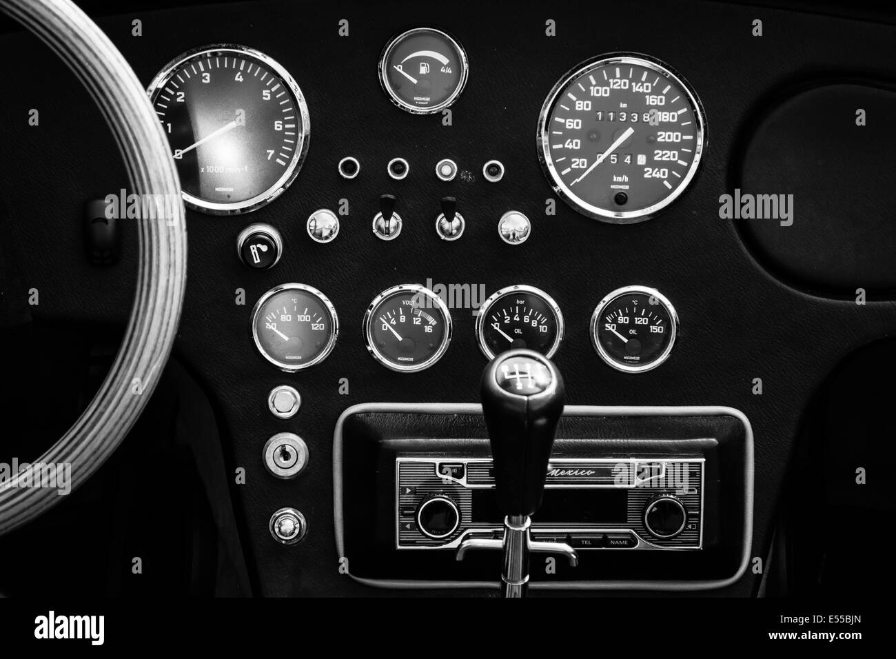 Berlino, Germania - 17 Maggio 2014: dettaglio della cabina Shelby AC Cobra. In bianco e nero. Ventisettesimo giorno Oldtimer Berlin - Brandenburg Foto Stock