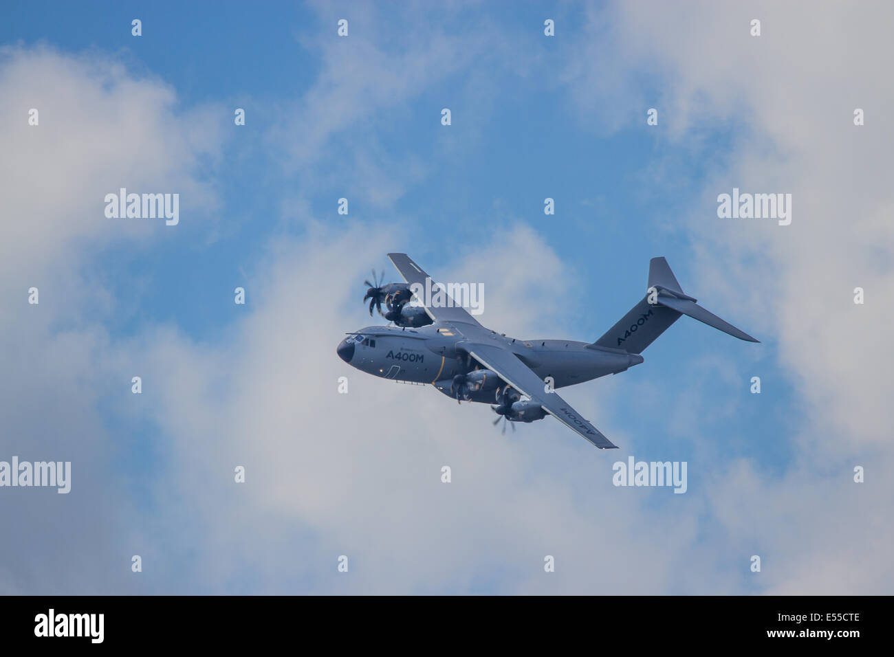 Airbus ha dimostrato la sua A400M Atlas militare piano di trasporto a Farnborough International Air Show il 15 Luglio 2014 Foto Stock