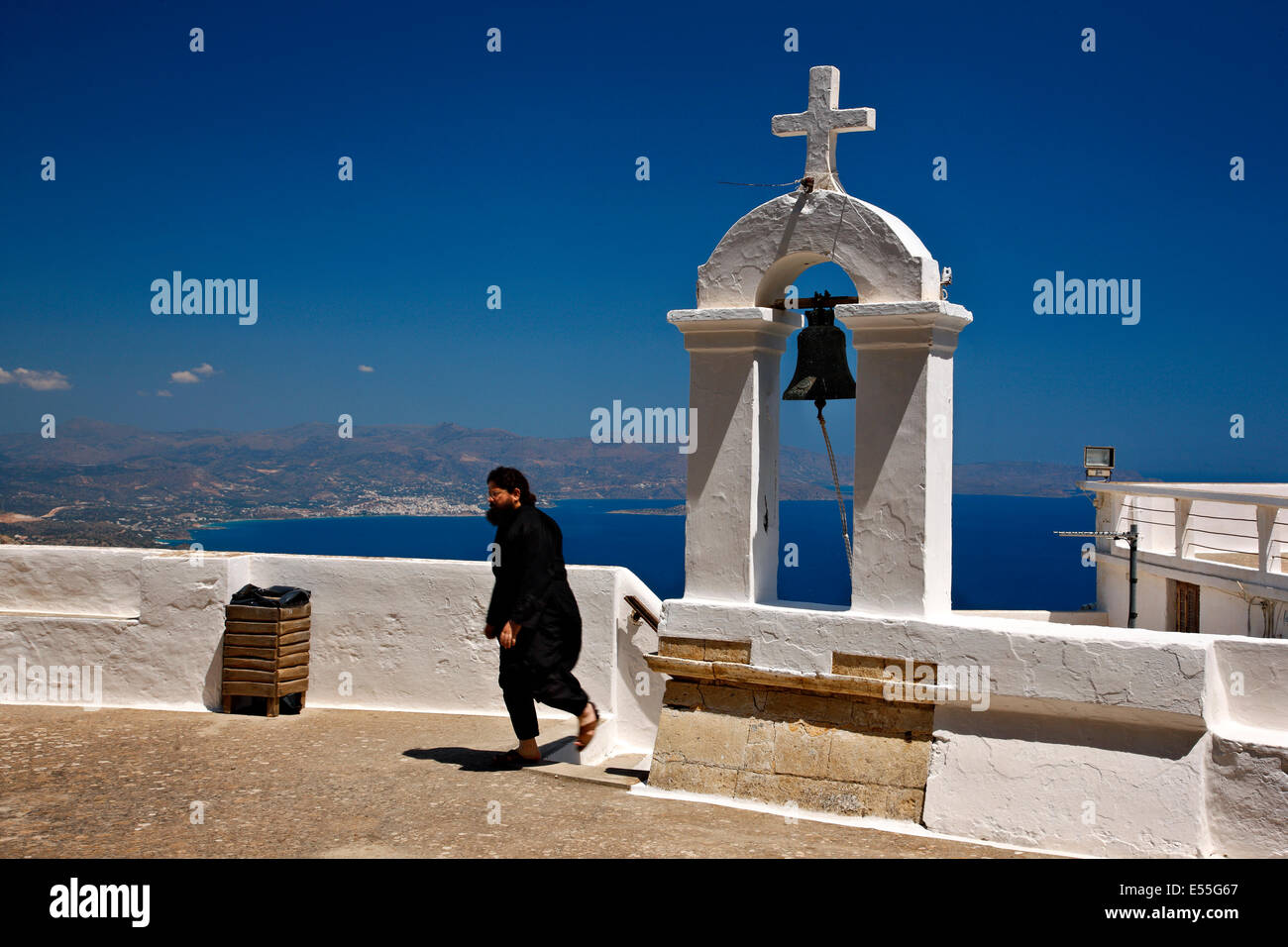 Un monaco a Panagia Faneromeni monastero, Comune di Ierapetra, Lassithi, Creta, Grecia. Foto Stock