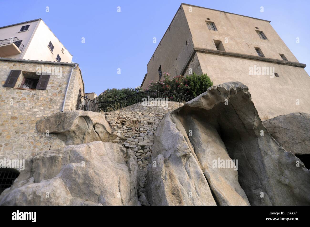 Francia, Corsica, Calvi, case costruite sulla roccia nella Cittadella Foto Stock