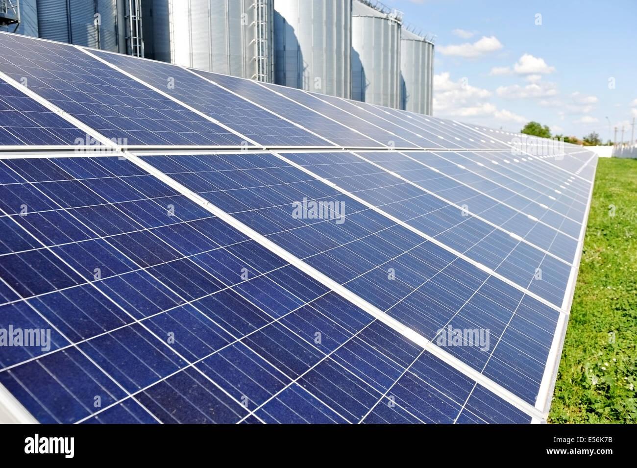 Industria dell'energia rinnovabile dettaglio con pannello fotovoltaico Foto Stock