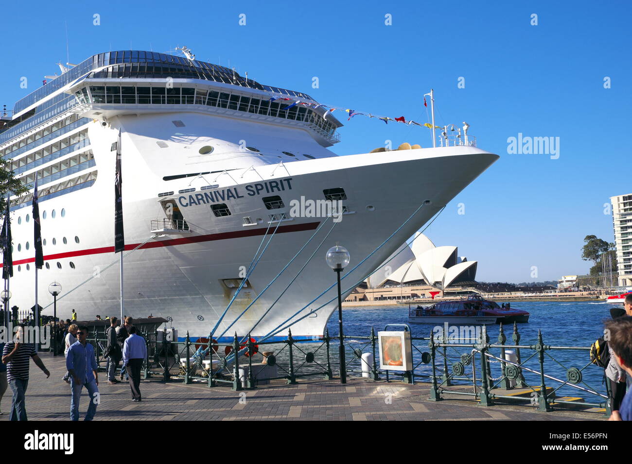 Nave da crociera Carnival Spirit ormeggiata a Circular Quay, Sydney, Australia Foto Stock