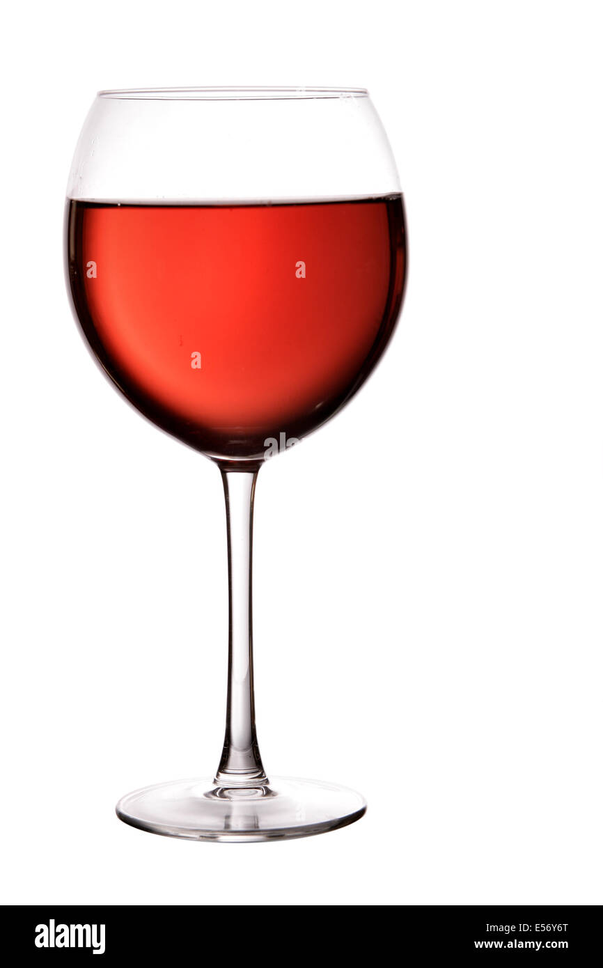 Bicchiere di vino rosso isolato su sfondo bianco Foto Stock