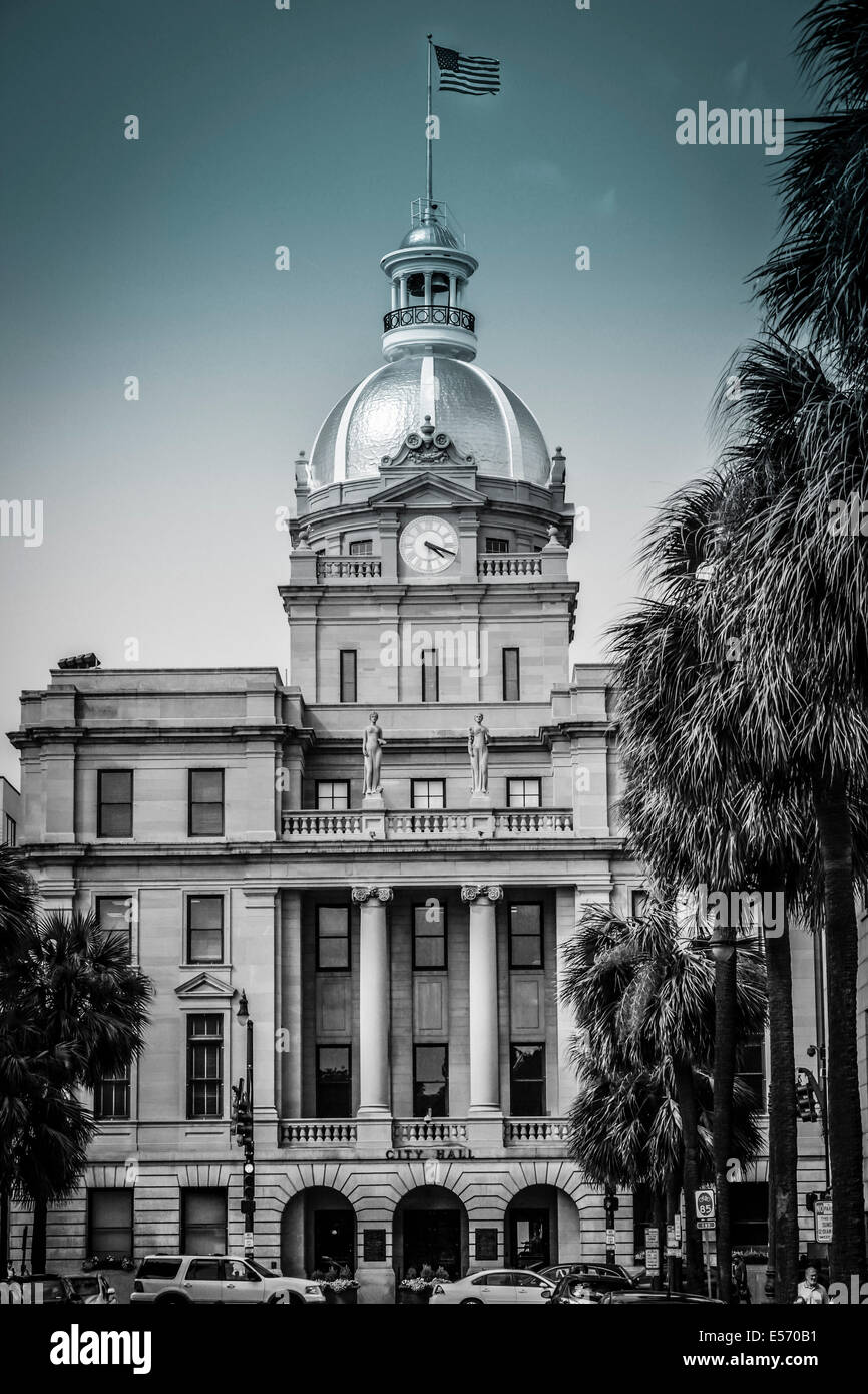 Savannah è il Municipio (1906) è il più caratteristico edificio della città con la sua torre dell Orologio sormontato da un 23-KT foglia oro dome Foto Stock