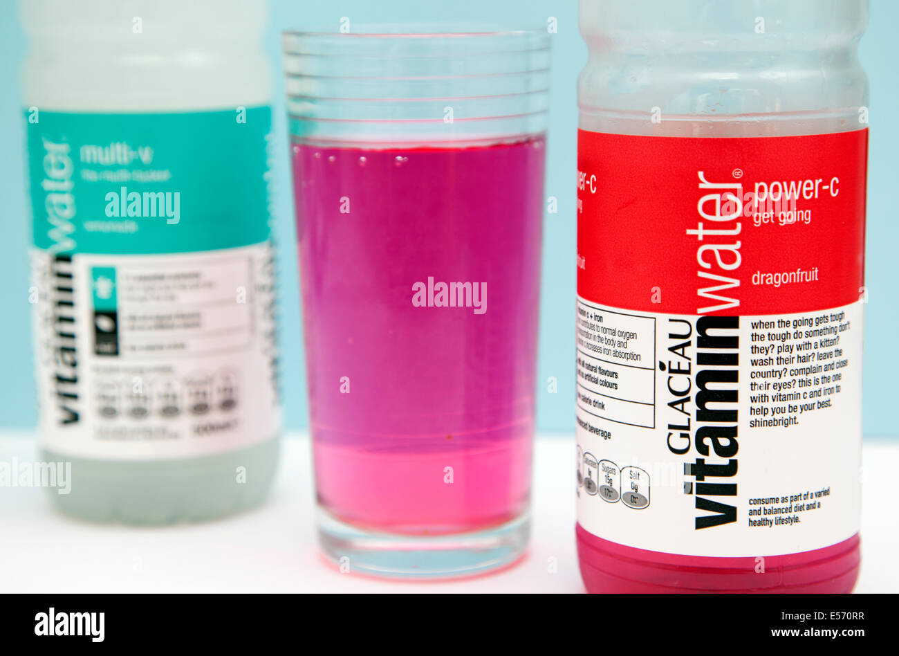 Vitamina acqua energy drink - artista rap 50 Cent è un investitore - ora di proprietà di Coca Cola Foto Stock