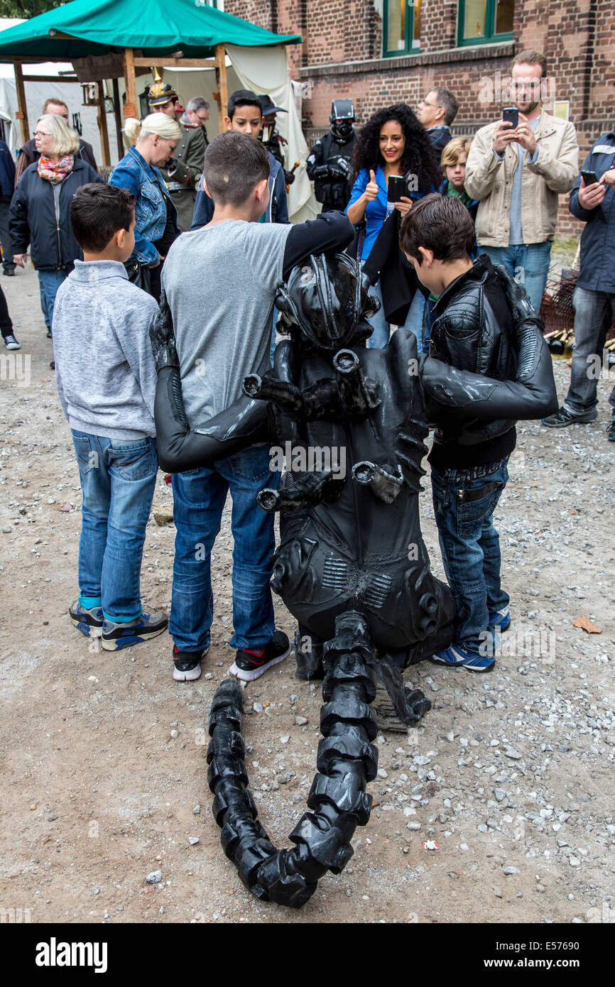 Il Cavaliere di spazio eventi di fantasia, riunione del ruolo fantastico giocatori da tutto tip, il cast del film di fantascienza " Alien vs Predator,' Foto Stock