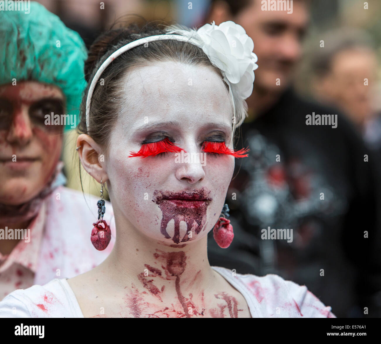 Attore di zombie, sanguinosa trucco, Cavalieri dello spazio evento, Fantasy Festival, una raccolta di fantastici lettori di ruolo, Foto Stock