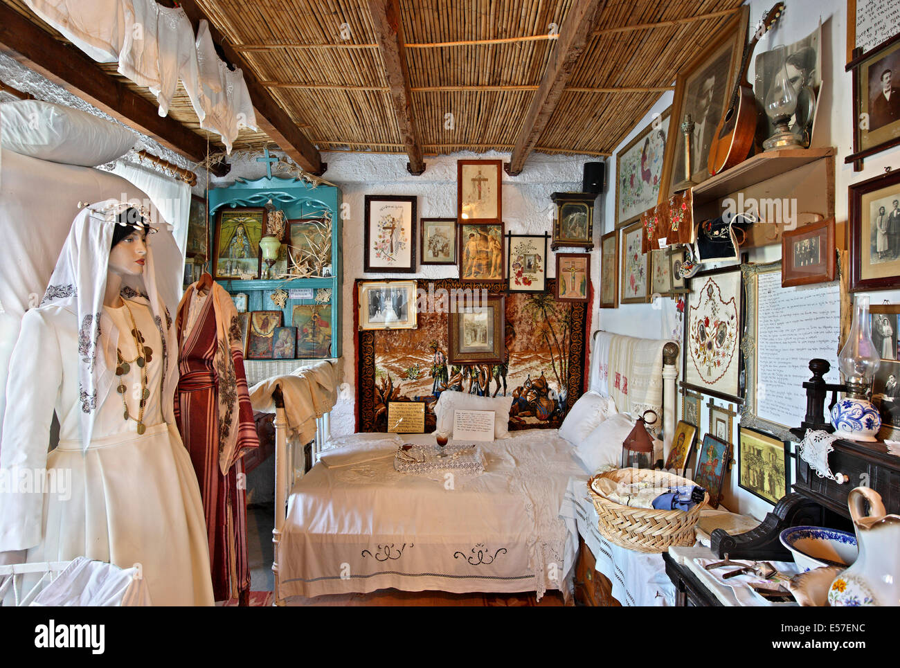 All'interno del 'Kalymniotiko Spiti' ('Kalymnian casa"), un bellissimo museo del folklore a Kalymnos island, Dodecaneso, Egeo, Grecia Foto Stock