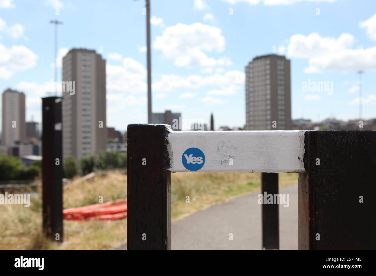 Sì segno durante il Referendum scozzese campagna, Glasgow, Scotland, Regno Unito Foto Stock