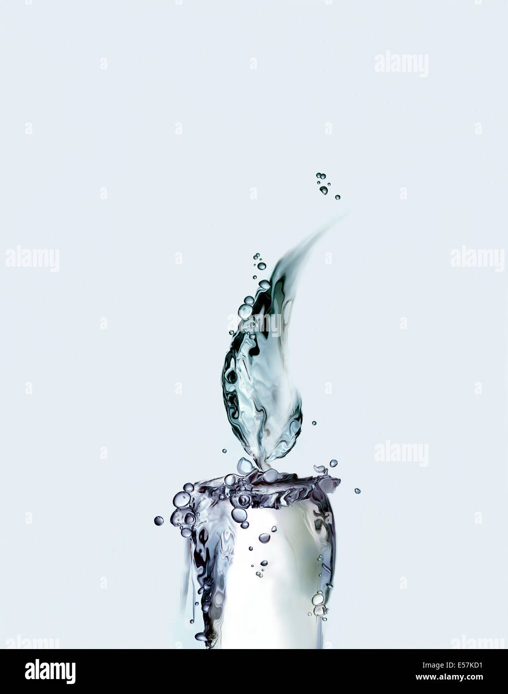 Un illuminato blu acqua candela per il relax. Foto Stock