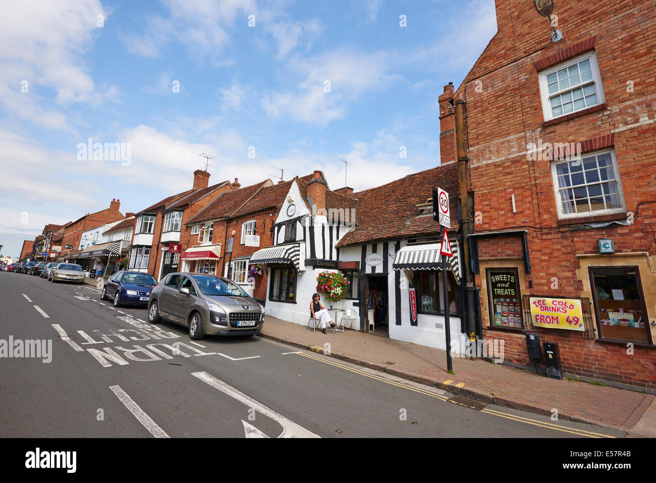Vista di Sheep Street da Waterside Stratford-Upon-Avon Warwickshire, Regno Unito Foto Stock