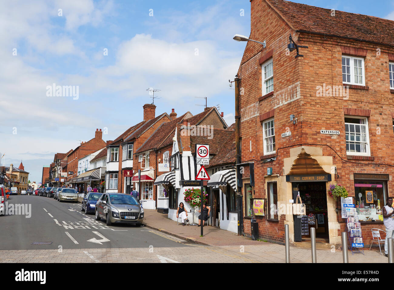 Vista di Sheep Street da Waterside Stratford-Upon-Avon Warwickshire, Regno Unito Foto Stock