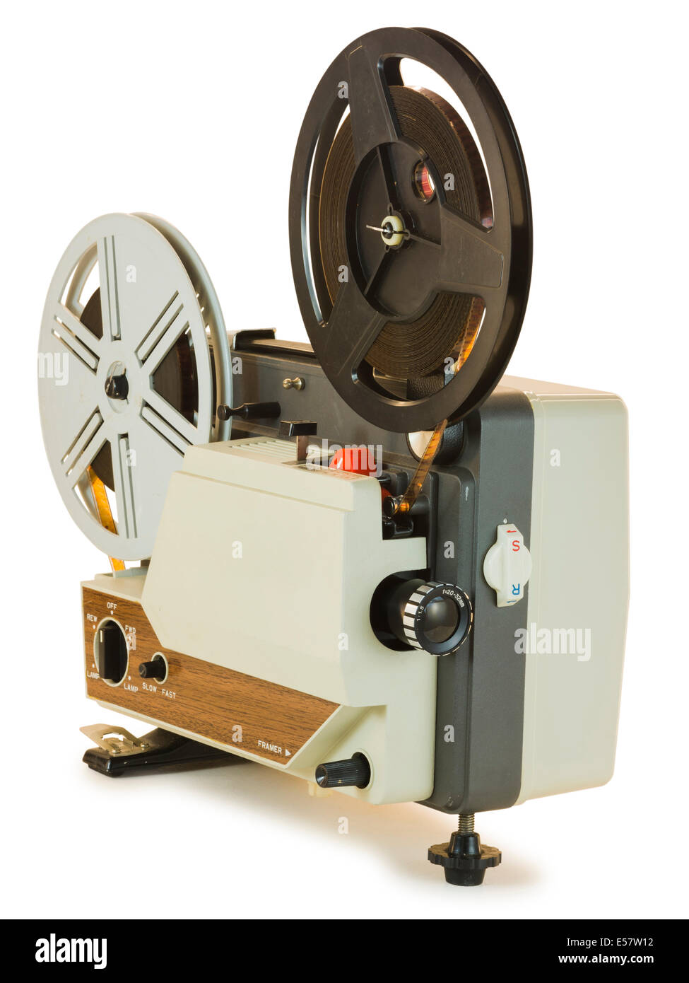 Antique Super 8mm proiettore cinematografico, isolato su sfondo bianco. I  tracciati di ritaglio sono inclusi, proiettore e shadow separati Foto stock  - Alamy