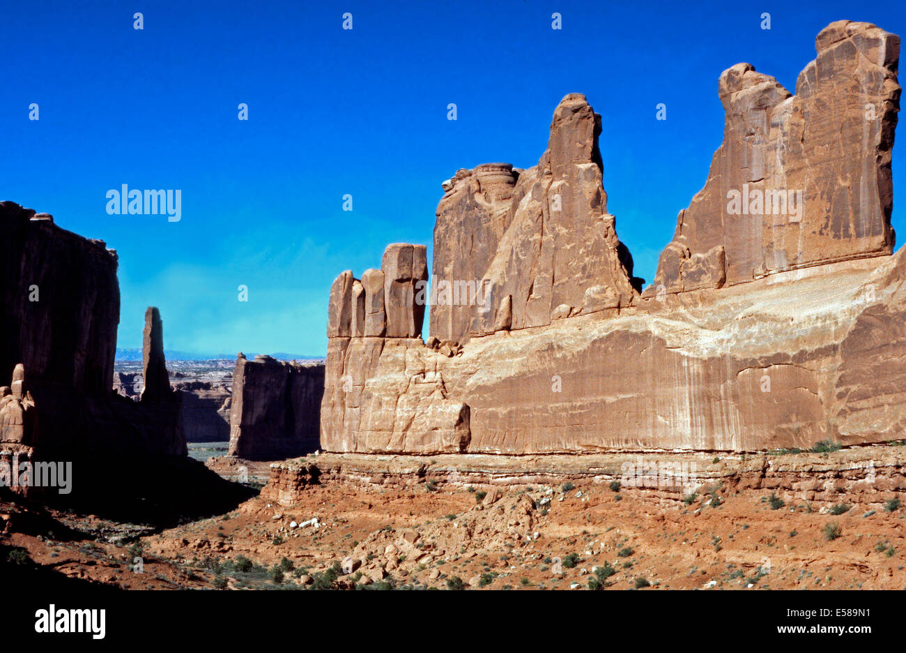 Formazioni geologiche denominate Park Avenue,Parco Nazionale Arches,Utah Foto Stock