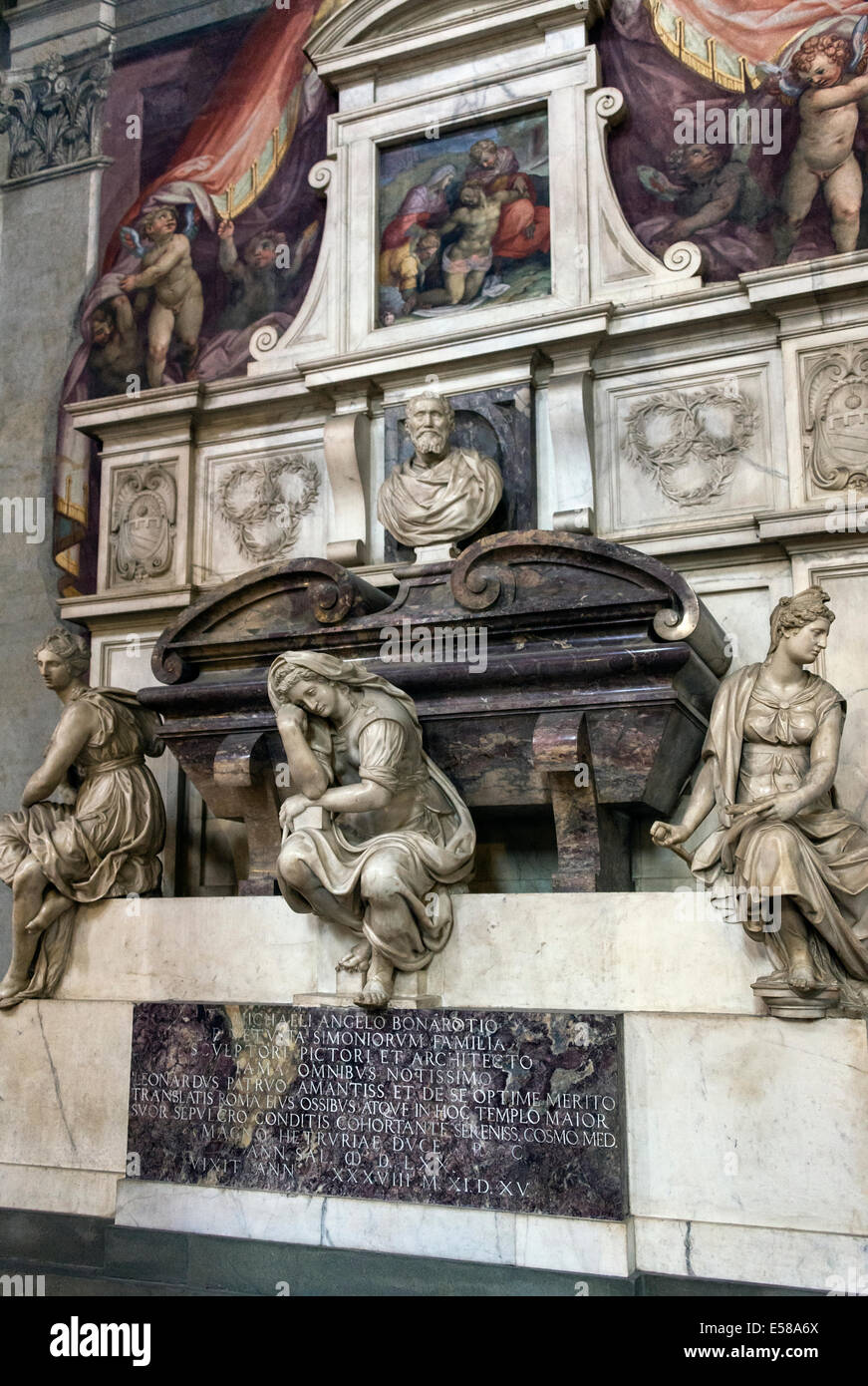 Michelangelo si trova la cripta della chiesa della Basilica di Santa Croce, Firenze, Italia Foto Stock