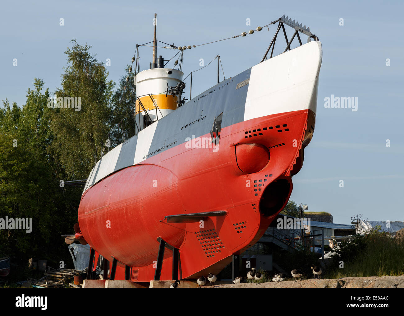 Il veterano della Seconda guerra mondiale sommergibile Vesikko della Marina finlandese sul display come una nave museo a Suomenlinna fortezza sul mare. Foto Stock
