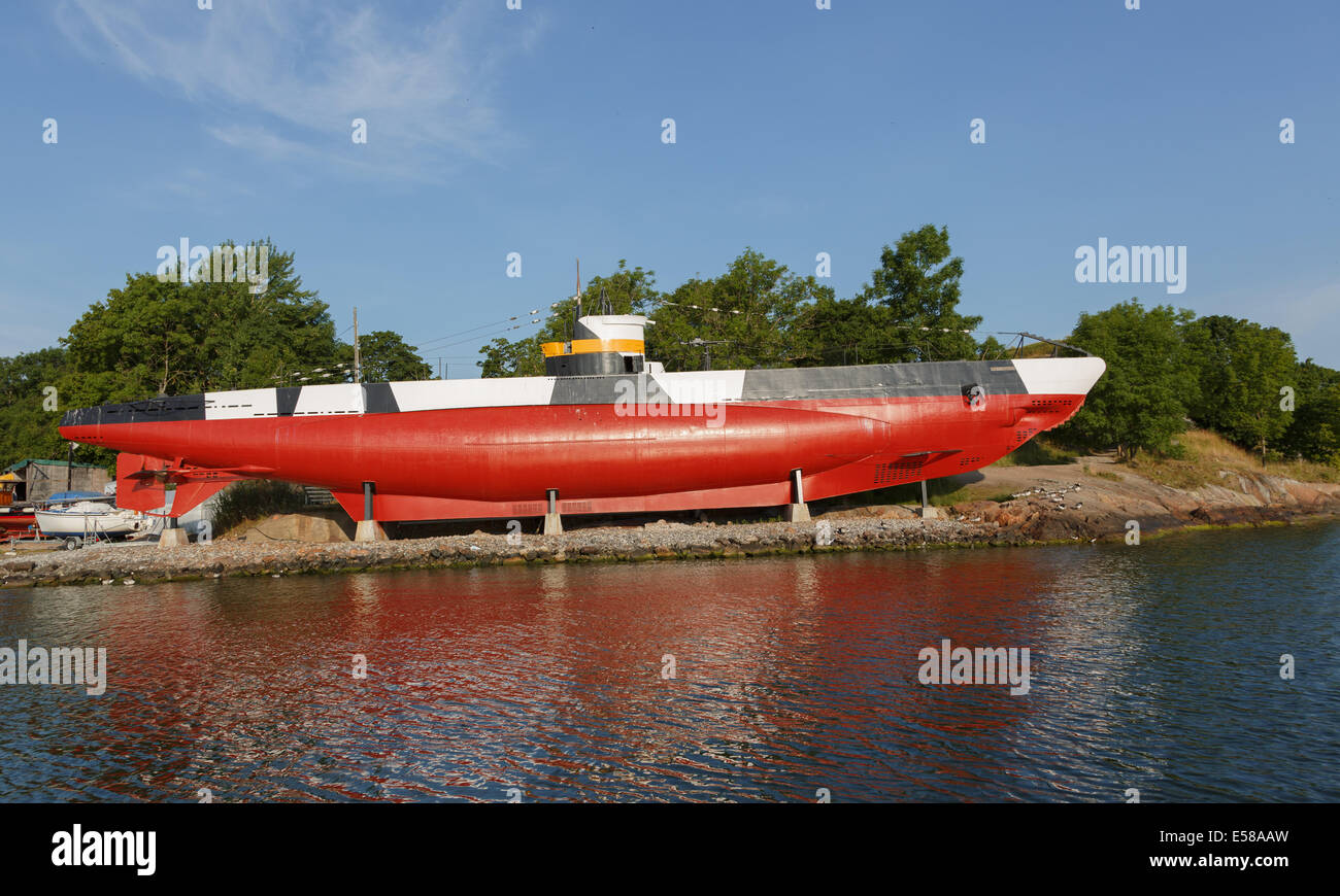 Il veterano della Seconda guerra mondiale sommergibile Vesikko della Marina finlandese sul display come una nave museo a Suomenlinna fortezza sul mare. Foto Stock
