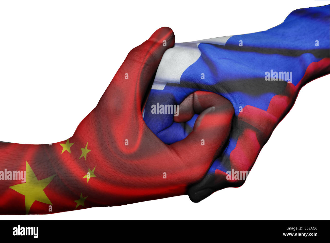 Handshake diplomatiche tra paesi: bandiere di Cina e Russia sovradipinta le due mani Foto Stock