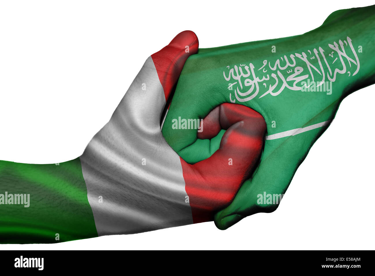 Handshake diplomatiche tra paesi: bandiere di Italia e Arabia Saudita sovradipinta le due mani Foto Stock