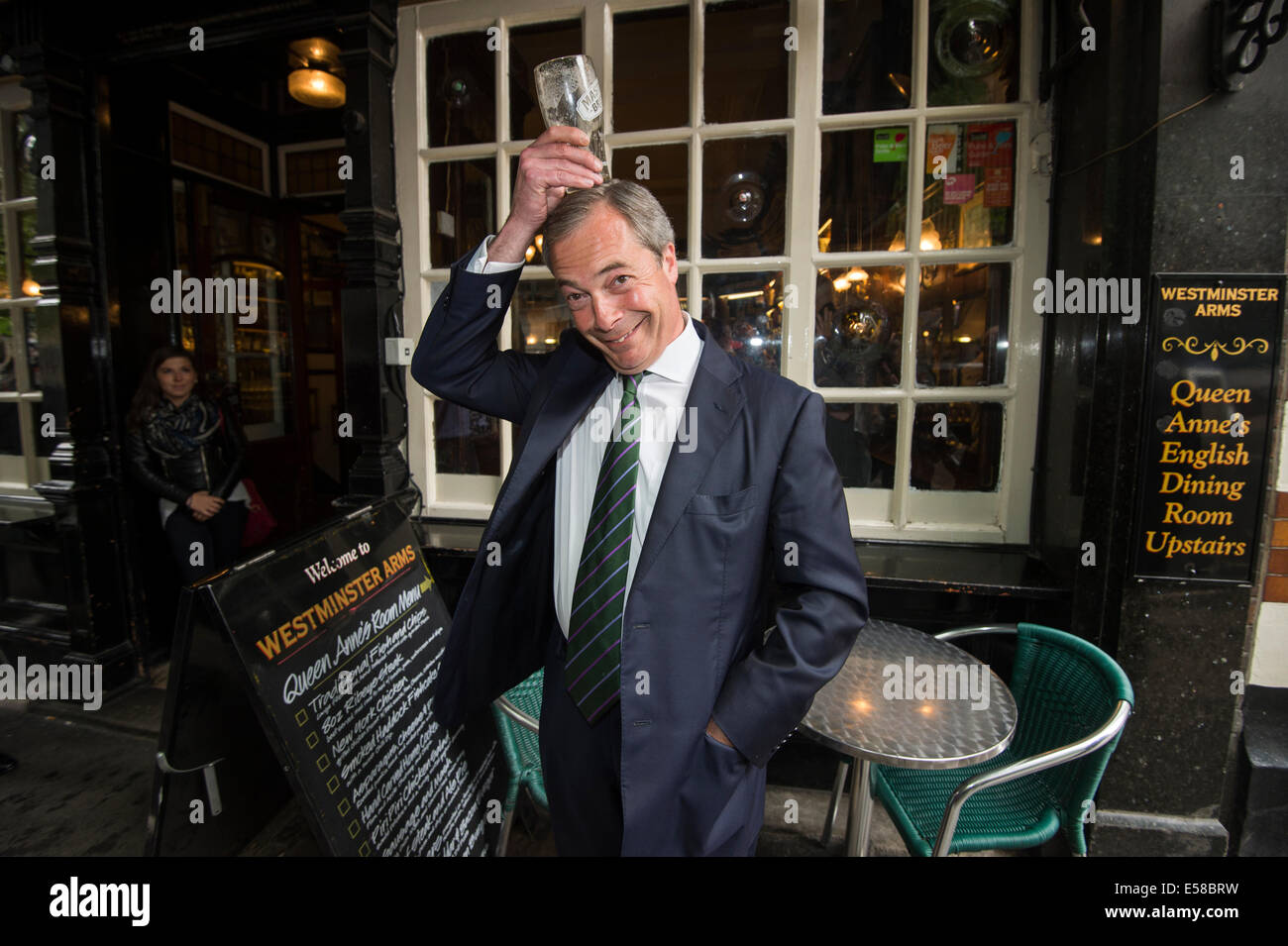 Westminster.Pic mostra Leader UKIP Nigel Farage al Westminster Arms Foto Stock