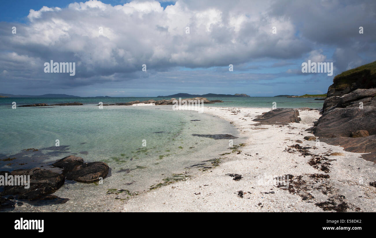 La sabbia bianca di Traigh Mhor spiaggia, l'increspatura Strand, Barra, Ebridi Esterne, Scozia Foto Stock