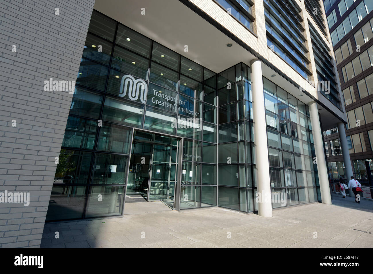L'ingresso alla sede di uffici per il trasporto per il Greater Manchester (TfGM), precedentemente GMPTE in Piccadilly, Manchester. Foto Stock