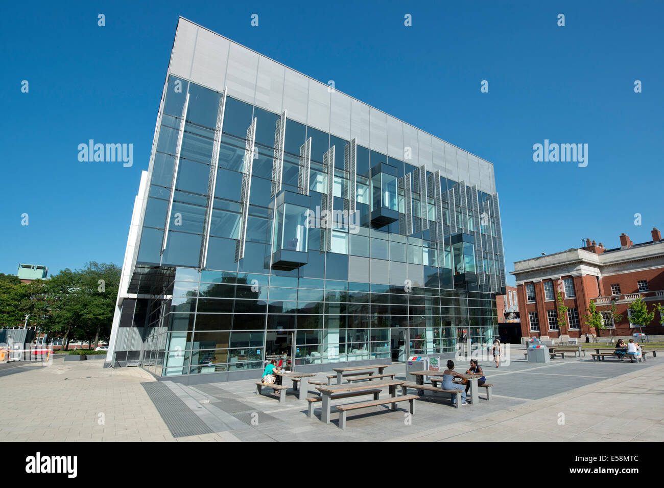 La Alan Gilbert Learning Commons edificio, progettato da Sheppard Robson, presso l'Università di Manchester. (Solo uso editoriale). Foto Stock