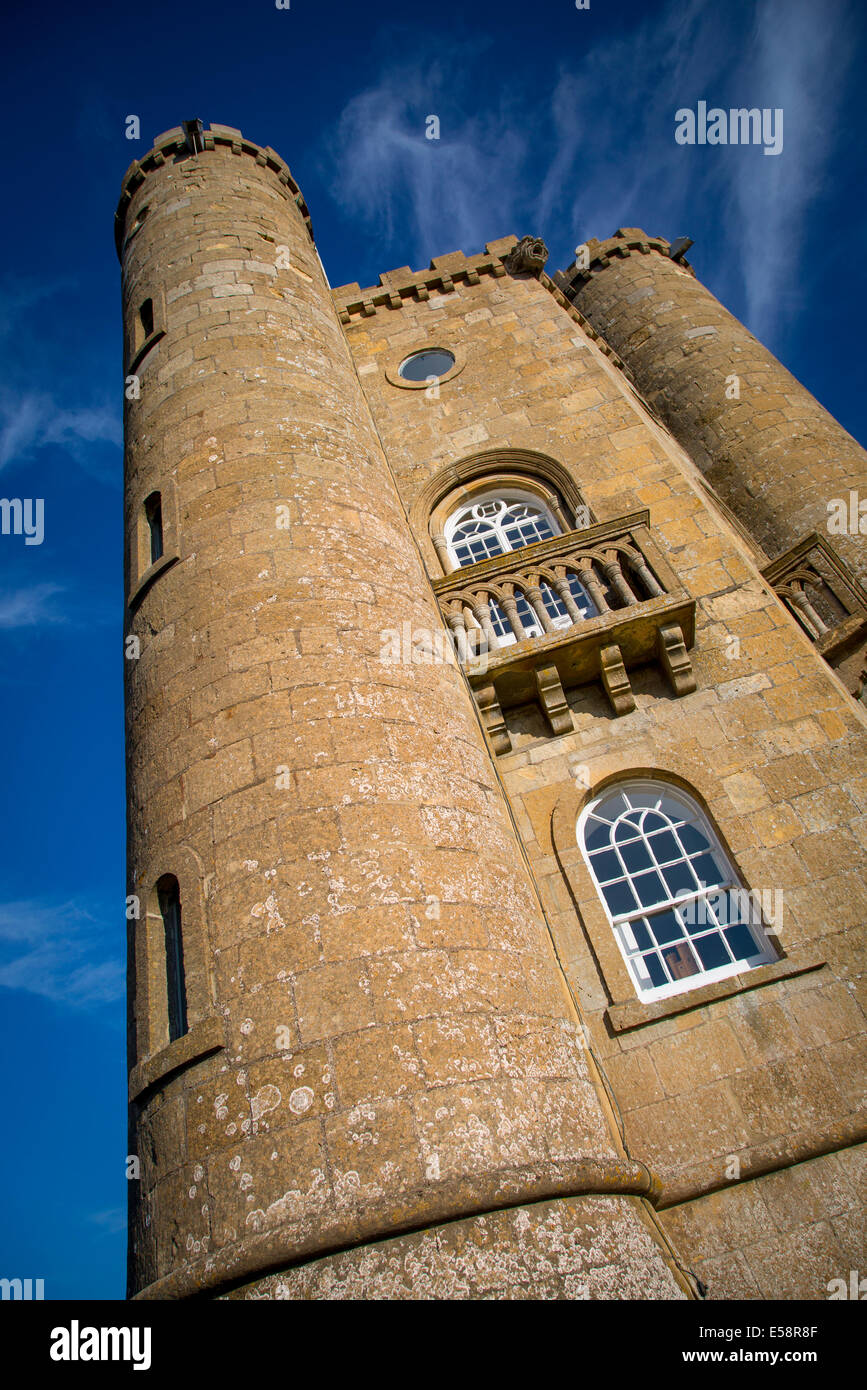 La mattina presto a Broadway Tower, il Costwolds, Worcestershire, Inghilterra Foto Stock