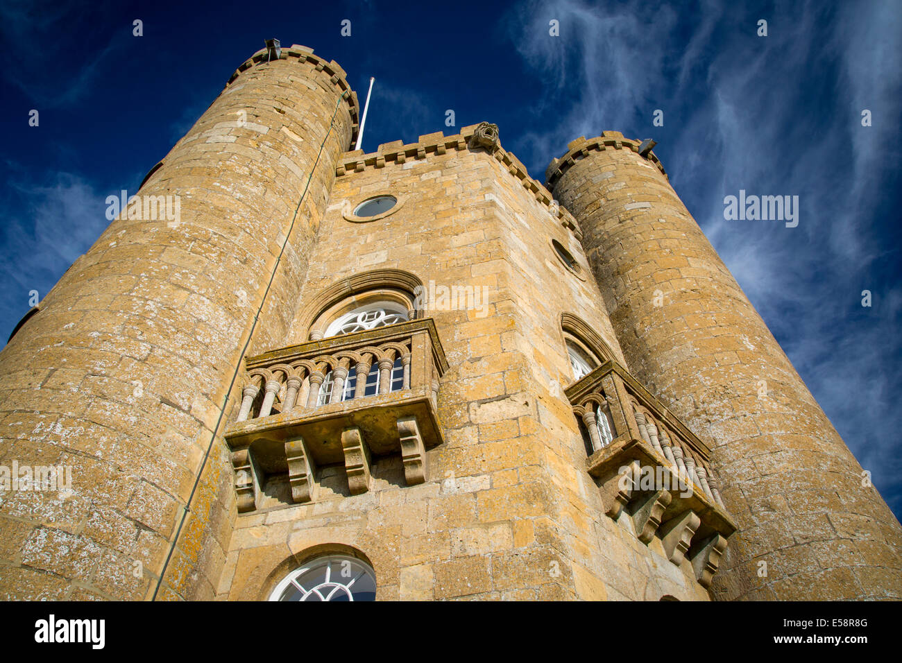 La mattina presto a Broadway Tower, il Costwolds, Worcestershire, Inghilterra Foto Stock