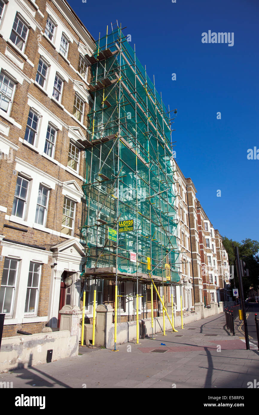 Ristrutturazione di appartamento in stile vittoriano facciata di edificio in Royal College Street Foto Stock