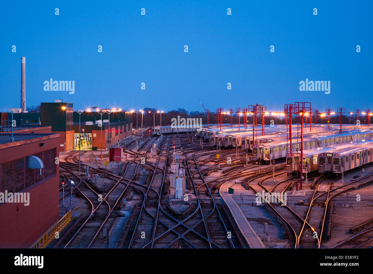 La metropolitana di Greenwood cantieri visto al tramonto. Toronto, Ontario, Canada. Foto Stock