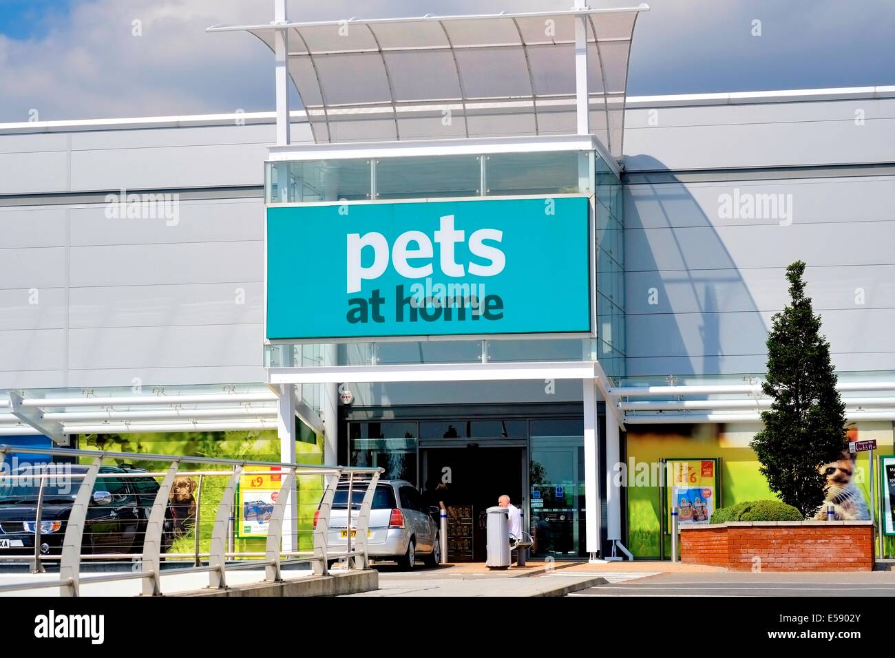 Un animali domestici in casa superstore sulla Giltbrook retail park Nottingham England Regno Unito Foto Stock