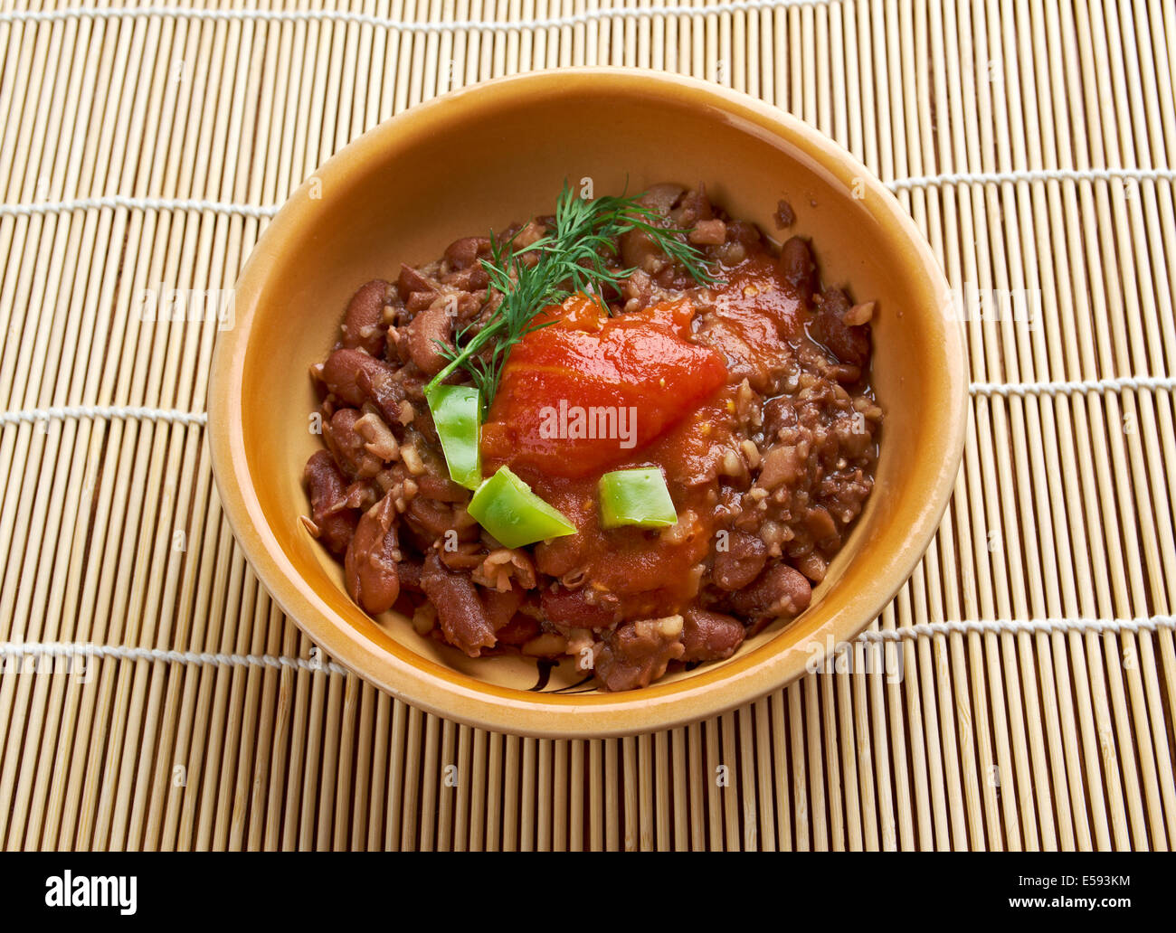 Ful medames - Egyptian,piatto sudanese di cotte e purè di fave servita con olio vegetale, Foto Stock