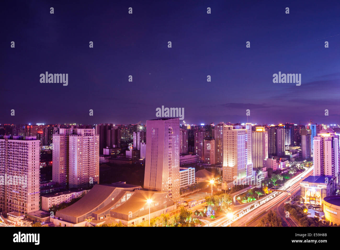 Paesaggio urbano di notte a Xi'an Foto Stock
