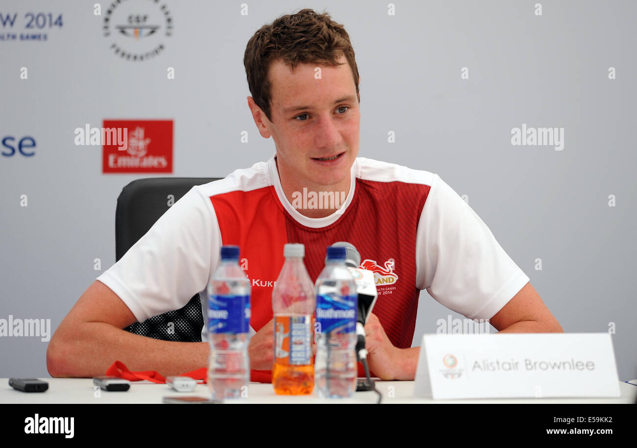 ALISTAIR BROWNLEE INGHILTERRA STRATHCLYDE COUNTRY PARK GLASGOW Scozia 24 Luglio 2014 Foto Stock