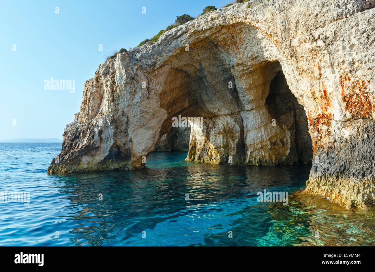 Vista di Grotte blu da barca (Zante Grecia, Capo Skinari ) Foto Stock
