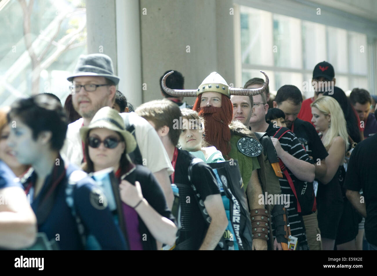 San Diego, California, Stati Uniti d'America. Il 24 luglio, 2014. Ventole frequentare il quarantacinquesimo Comic-Con annuale internazionale, il più grande libro di fumetti e cultura pop evento in America del nord, presso il Centro Congressi di San Diego. Più di un centinaio e quaranta-cinque mila persone assisteranno i quattro giorni di manifestazione. Credito: Earl S. Cryer/ZUMA filo/Alamy Live News Foto Stock