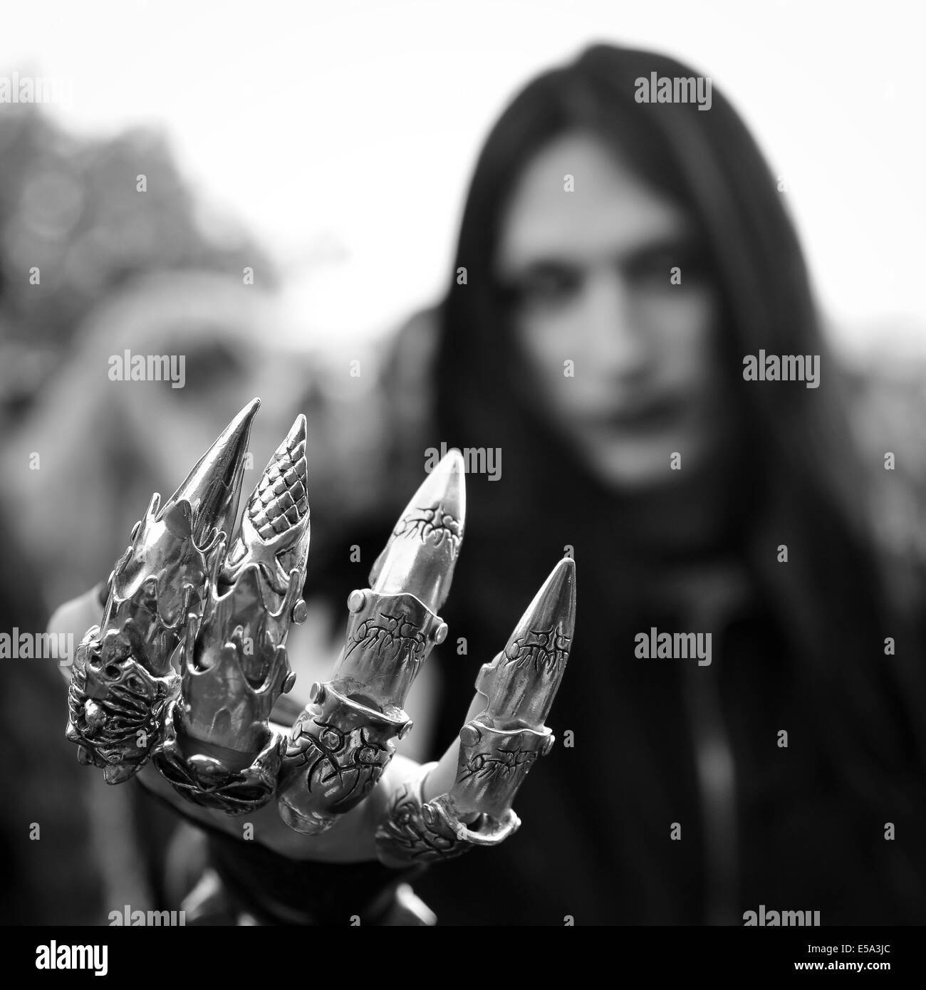 BOLKOW, Polonia - 19 luglio 2014: Un partecipante non identificato del castello parte scura festival indipendente. Foto Stock